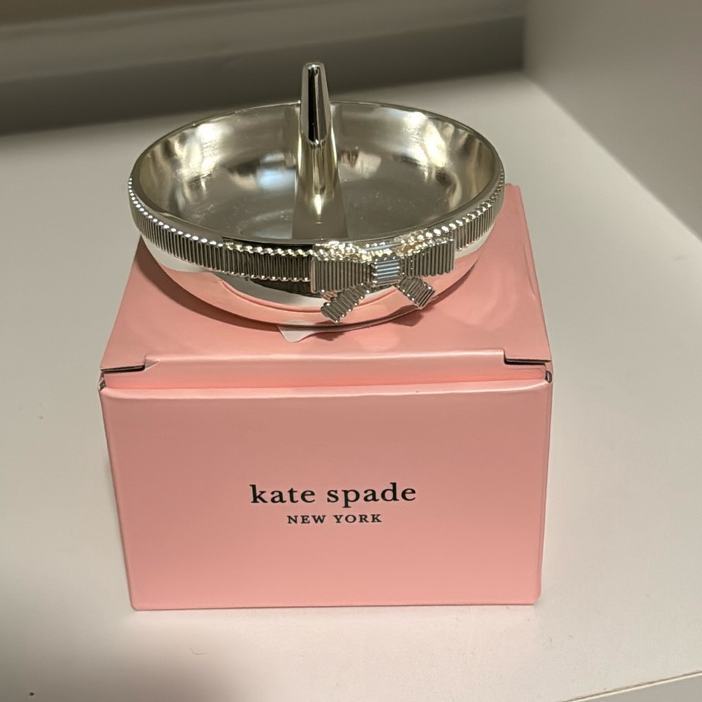 KATE SPADE NEW YORK

Grace Avenue Ring Holder